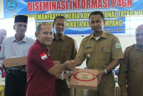 BNNK Aceh Tamiang Laksanakan Diseminasi Informasi P4GN di Lingkungan Masyarakat Kec. Kota Kualasimpang dalam rangka "Implementasi Inpres No 6 Tahun 2018"